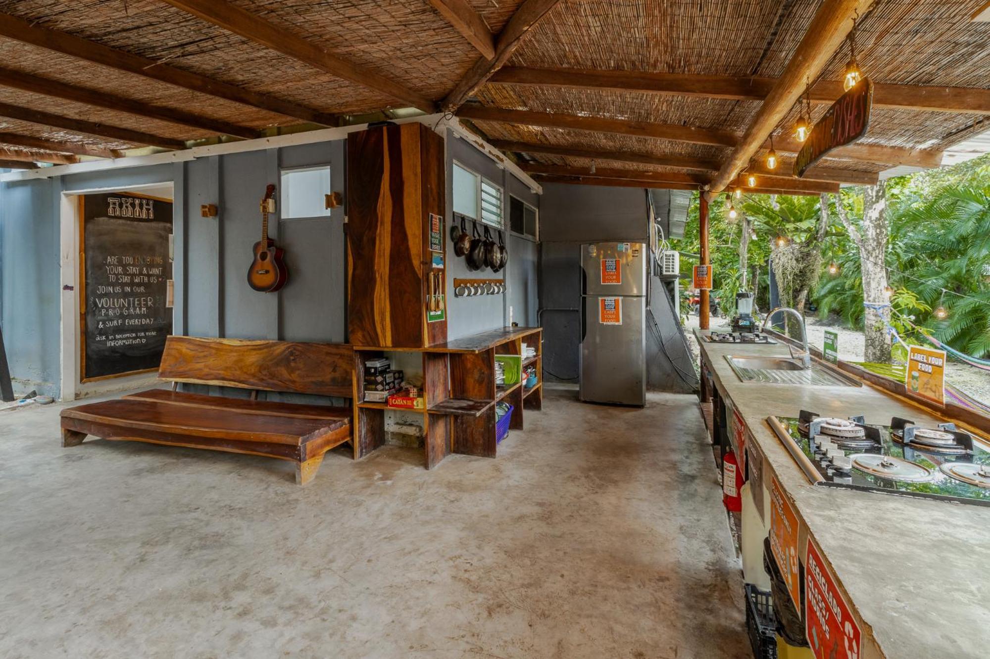 Akih Pods Hostel Playa Santa Teresa  المظهر الخارجي الصورة